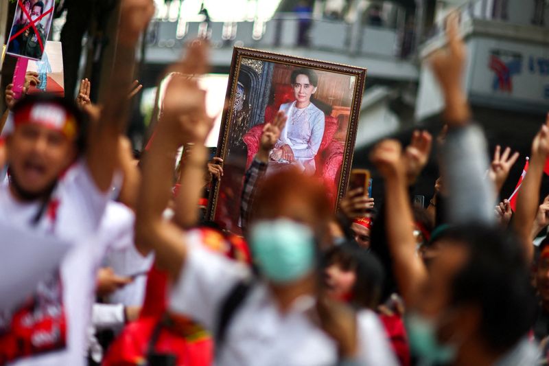 Thailand justifies talks with Myanmar as key ASEAN members stay away