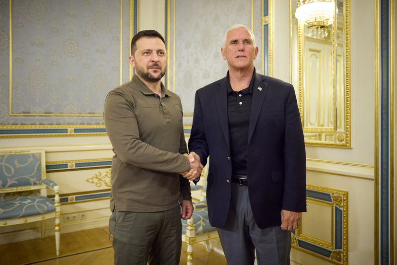 Mike Pence, former US VP and presidential hopeful, visits Ukraine