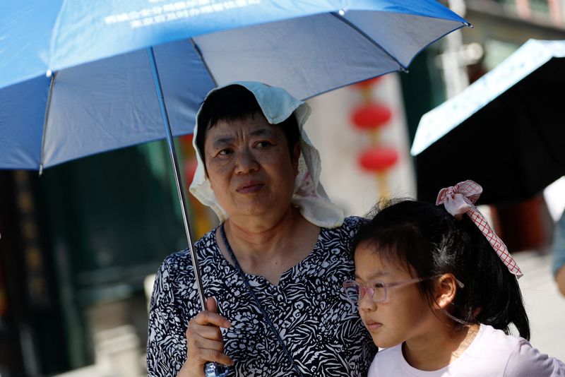 China's northern cities brace for more torrid heat