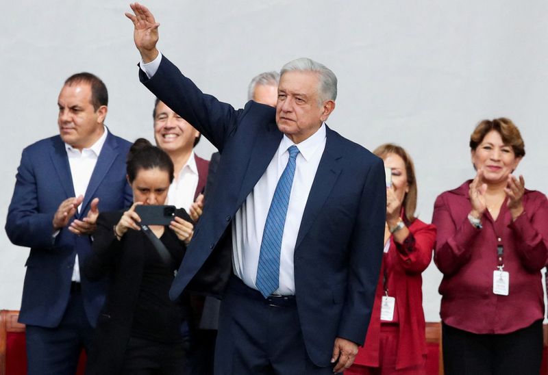 Mexican president urges Mexican-American voters to reject Abbott over border spat