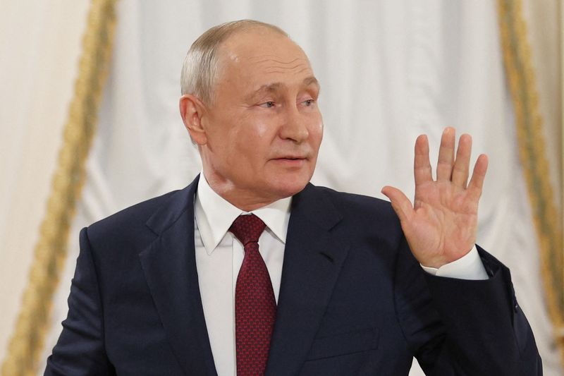 Putin says Russia does not reject talks with Ukraine