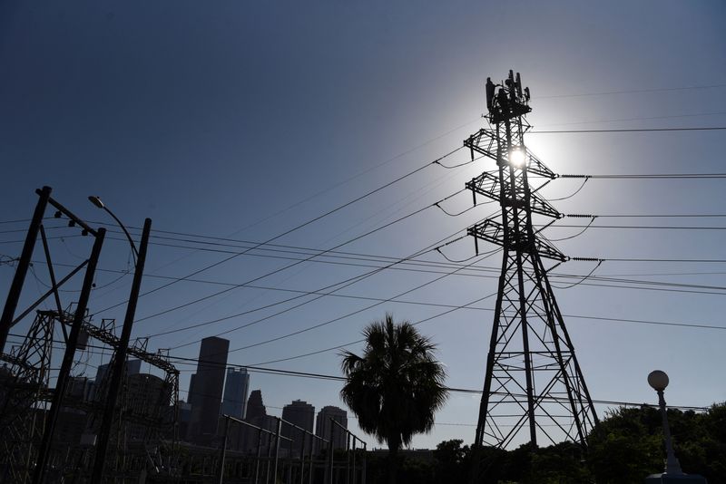 Texas power use hits record for second straight day as heat wave lingers