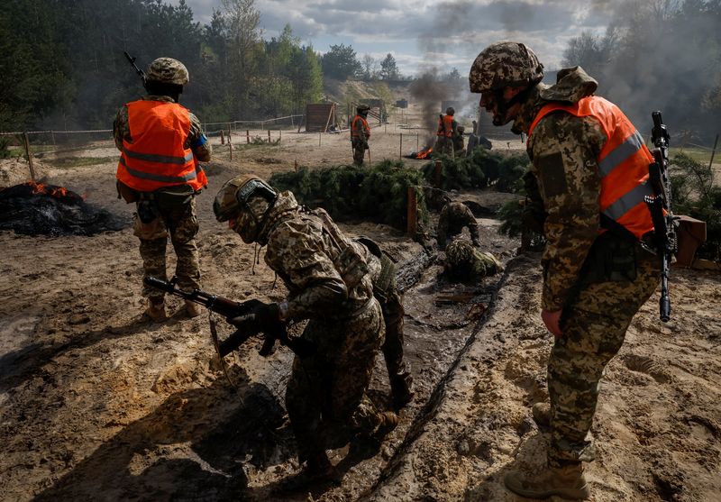 Ukraine ploughs funding into fortifying border with Russia, Belarus