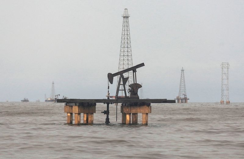 Washington drafts proposal for Venezuela's oil sanction easing