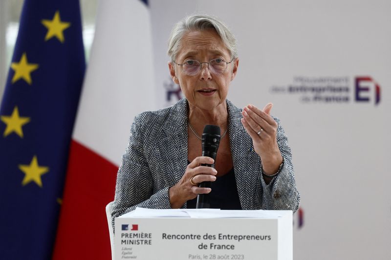 France to ban disposable e-cigarettes, PM says