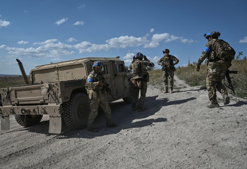 Ukrainian soldiers hope for Western arms to speed up counteroffensive