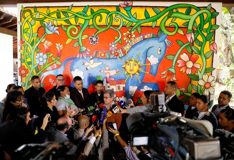 Exclusive-At least 40% of Colombia's ELN rebels seen rejecting peace deal-security sources
