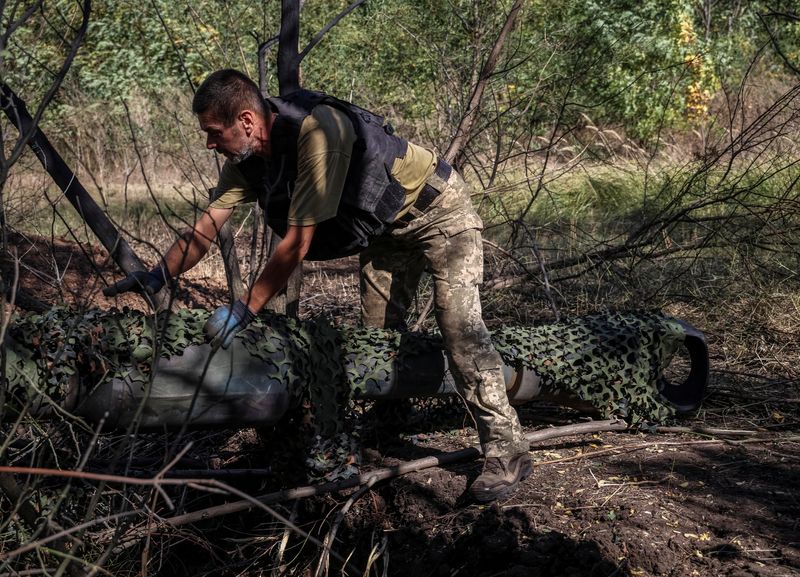 Ukrainian heavy artillery inflicts 'hell' on Russian lines near Bakhmut