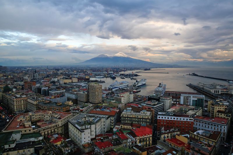 Earthquakes hit Italy super volcano, raising spectre of evacuations