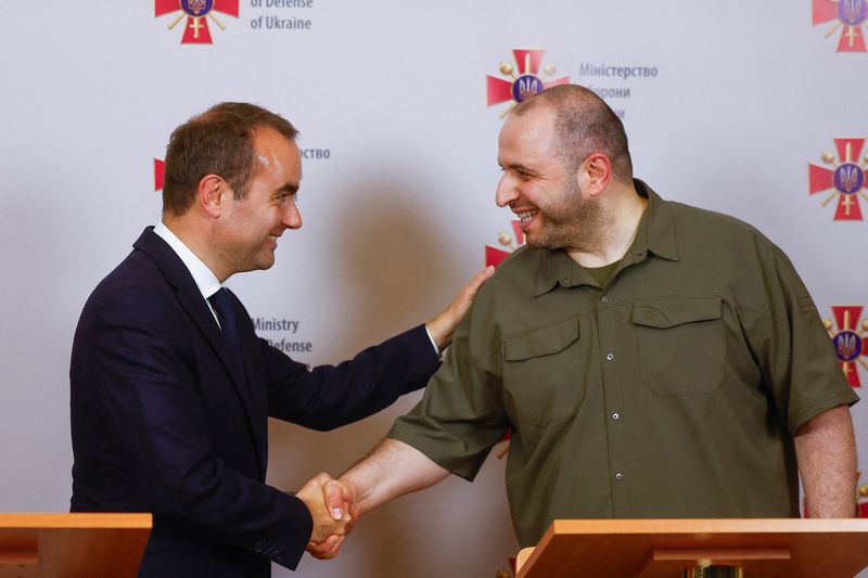Ukrainian, French defence ministers pledge to work together on arms