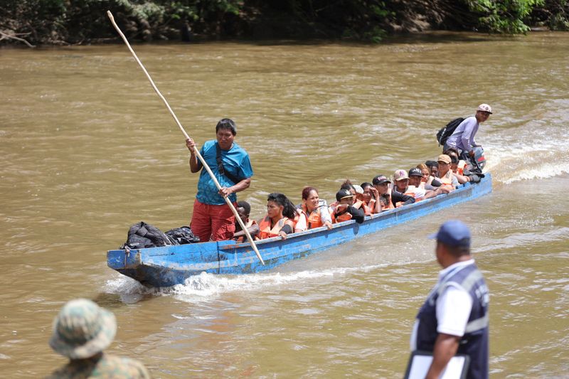 As US and Mexico seek more migrant deportation flights, Venezuelans press on