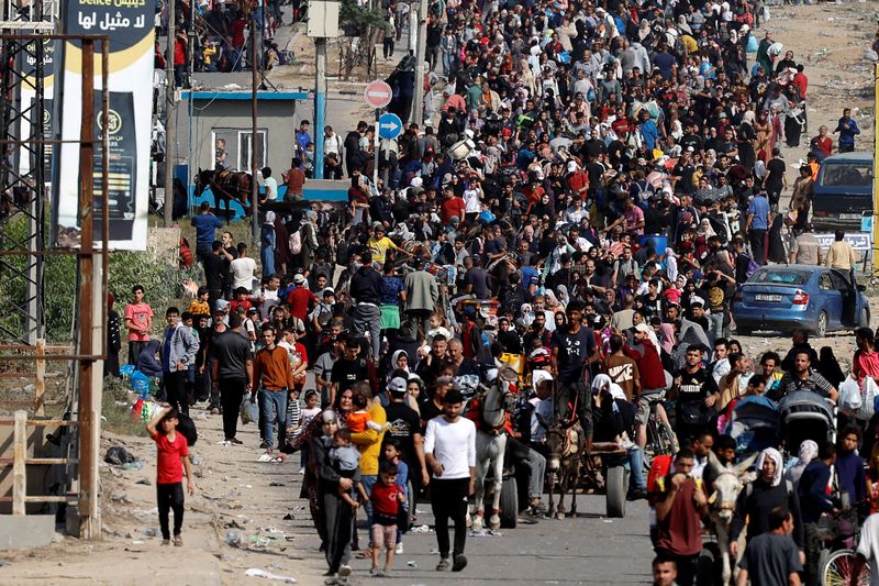 US says Israel agrees to daily pauses in Gaza attacks but fighting rages on