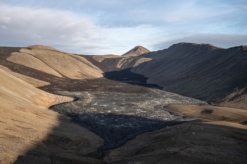 Iceland remains on eruption alert as seismic activity wanes