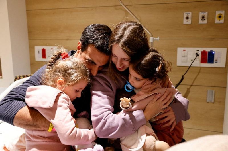 'I dreamt we came home' says Israeli girl released from Gaza