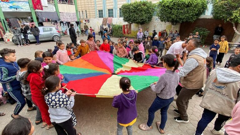 Gaza truce gives displaced children rare chance to sing and play - photo licensed by shore news network.