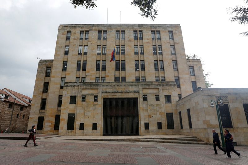 Colombia proposed health reform could push costs up by $234 million next year