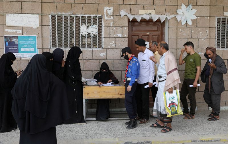 World Food Programme pauses distribution in north Yemen as funds limited
