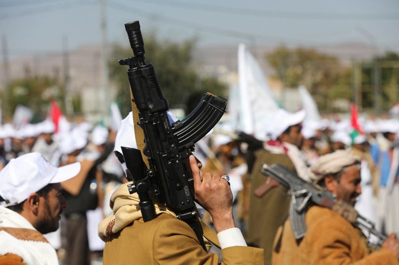 Houthi leader threatens to attack US warships if Washington targets Yemen