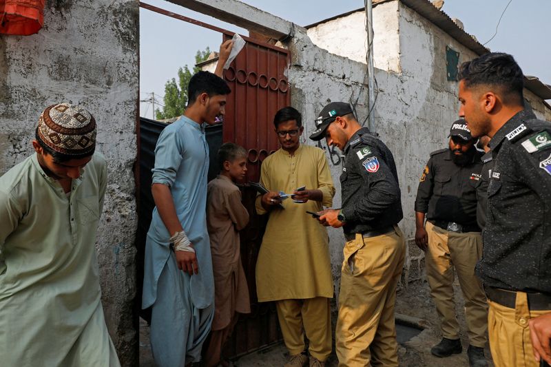 Pakistan deported Afghans waiting for US resettlement -sources