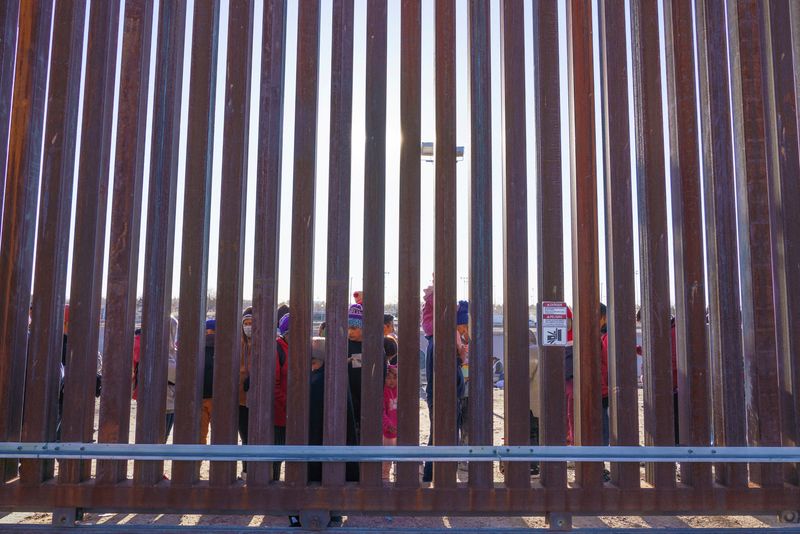 Remittances from Nicaraguan migrants mark new record, passing $4 billion