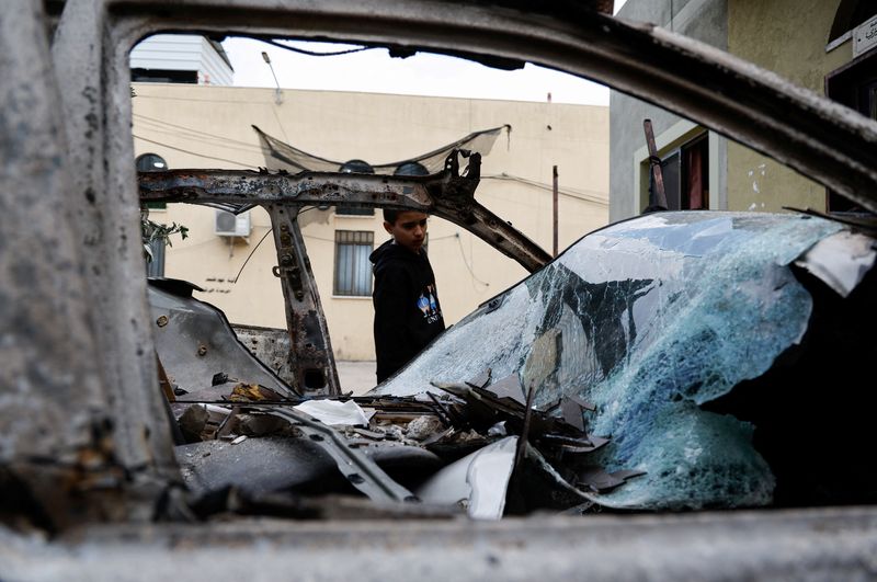 Israeli raids in West Bank target Hamas funding