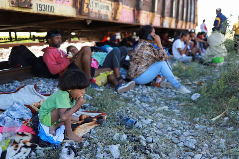 Hundreds Of Migrants Plunge Into Rio Grande The Same Day That Mayorkas Defended Border Policies To Congress
