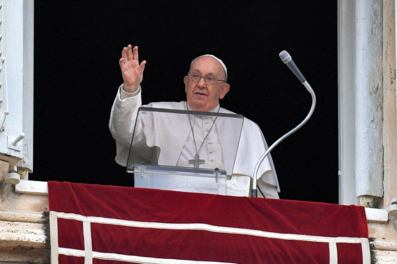 Look beyond profit to heal 'lacerated world', pope tells Davos leaders