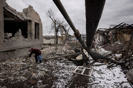 Ukraine leader downplays loss of Avdiivka, seeks faster support