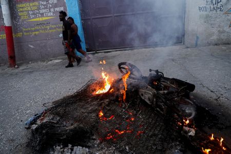 US-organized helicopter flights begin carrying Americans from Haiti