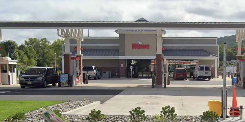 Woman Assaults Wawa Employee After Told to Wear Facemask Woman Assaults Wawa Employee After Told to Wear Facemask