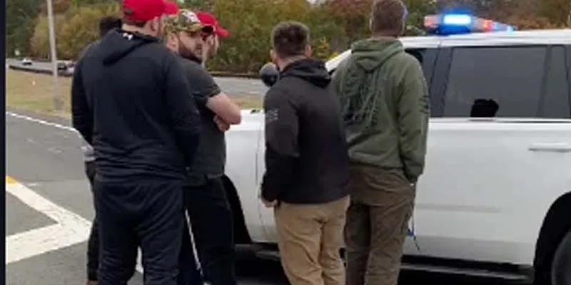 New Video Shows State Trooper Halting Trump Caravan Which Caused Miles Long Backup on Garden State Parkway New Video Shows State Trooper Halting Trump Caravan Which Caused Miles Long Backup on Garden State Parkway