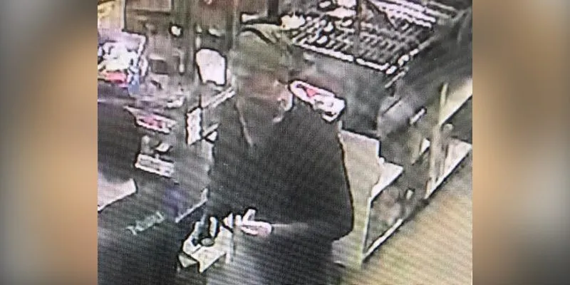 Delanco police searching for armed suspect who robbed 7-11 on Burlington Avenue Delanco police searching for armed suspect who robbed 7-11 on Burlington Avenue