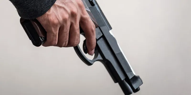 Man shot in Boca Raton after being chased by suspect Man With Gun