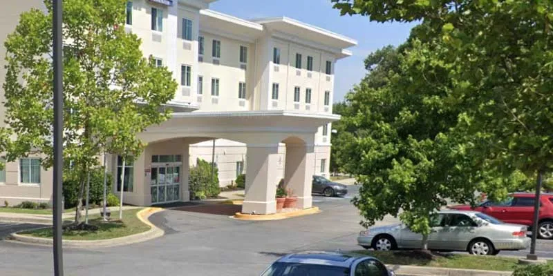 Man selling truck robbed at gunpoint at Laurel Hotel outside Laurel Park horse track Man selling truck robbed at gunpoint at Laurel Hotel outside Laurel Park horse track