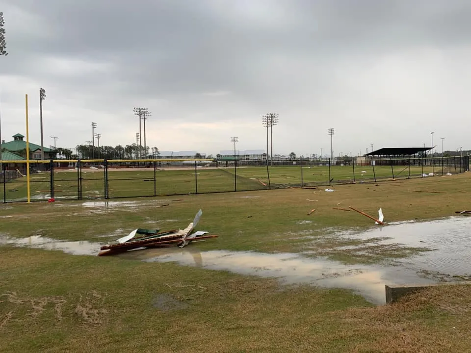 High winds damage Panama City park, forcing closure High winds damage Panama City park, forcing closure