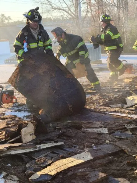 Fire damages Lakewood Pizzeria, Liquor Store, Daycare Center Fire damages Lakewood Pizzeria, Liquor Store, Daycare Center
