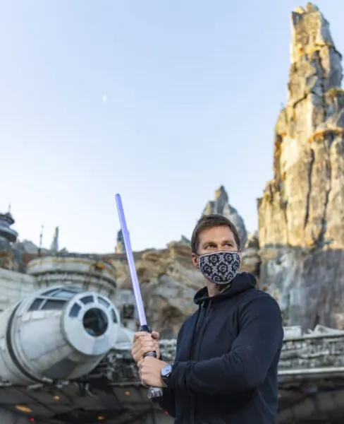 Tom Brady, Gronk get their force on at Disney World Tom Brady, Gronk get their force on at Disney World