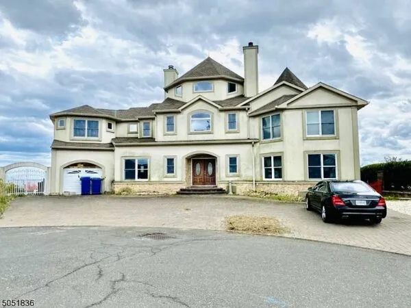 Five homes selling for over a million dollars in Toms River Five homes selling for over a million dollars in Toms River