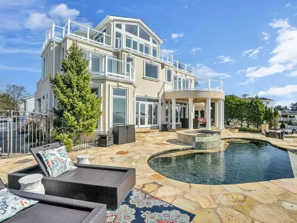 Five homes selling for over a million dollars in Toms River Five homes selling for over a million dollars in Toms River