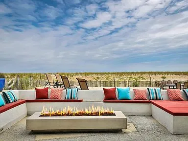 Mid-Century Modern Beachfront Cube Selling for $10 million in Sea Girt Mid-Century Modern Beachfront Cube Selling for $10 million in Sea Girt