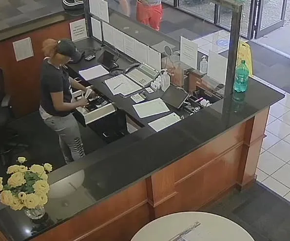 Columbus police searching for three motel assault and robbery suspects Columbus police searching for three motel assault and robbery suspects
