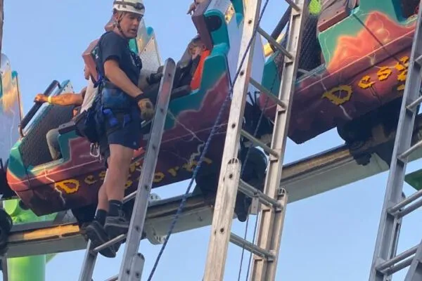 Phoenix firefighters rescue 22 people from stalled rollercoaster Phoenix firefighters rescue 22 people from stalled rollercoaster