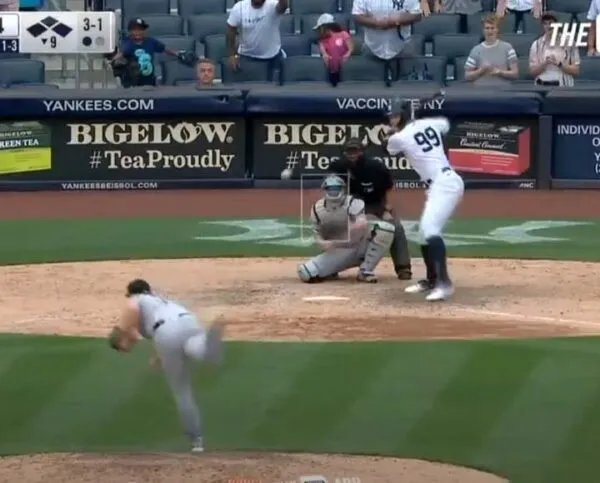 Aaron Judge got the most exciting walk of 2021 this weekend Aaron Judge got the most exciting walk of 2021 this weekend