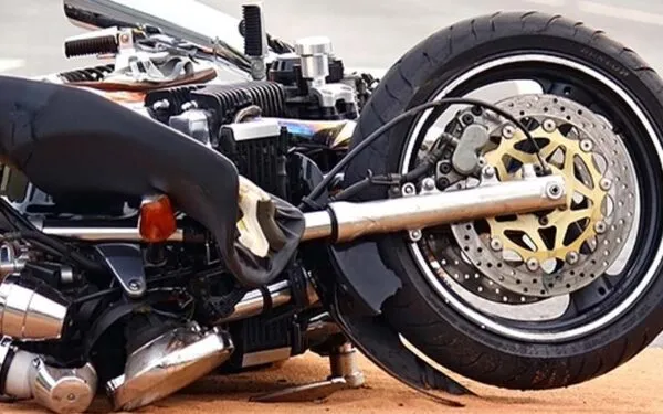 Two dead in Clifton motorcycle crash Two dead in Clifton motorcycle crash