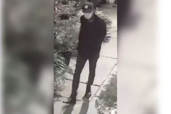 Philadelphia police searching for burglary suspect Philadelphia police searching for burglary suspect