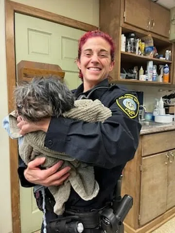 Atlantic City Police Officers Jump in Frigid Water to Rescue Dog Atlantic City Police Officers Jump in Frigid Water to Rescue Dog