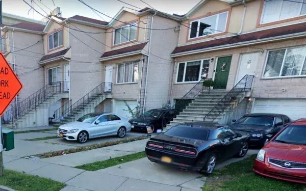 Police Find Decomposed Body in Foreclosed Staten Island Home Police Find Decomposed Body in Foreclosed Staten Island Home