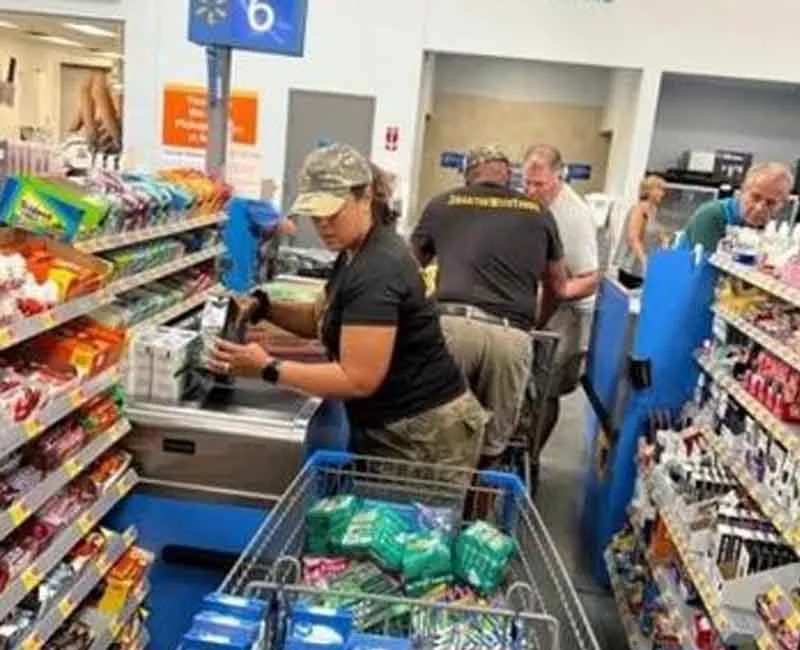 Suffolk County police officers travel to Florida, Puerto Rico to Help Hurricane Victims Suffolk County police officers travel to Florida, Puerto Rico to Help Hurricane Victims