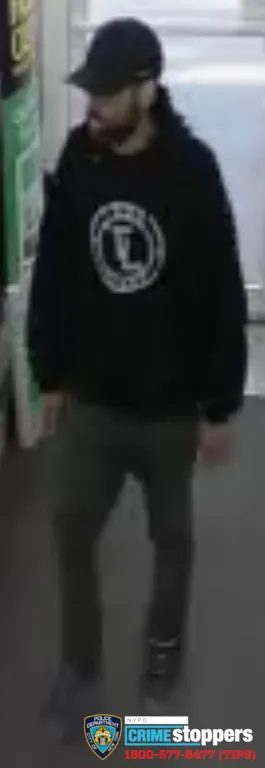 Police Seek Suspect in Dollar Store Knifepoint Robbery Police Seek Suspect in Dollar Store Knifepoint Robbery