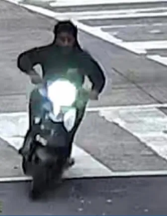 D.C. Police Capture Footage of Moped Robbery Suspect D.C. Police Capture Footage of Moped Robbery Suspect